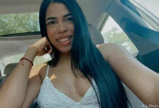 Andrea, 26