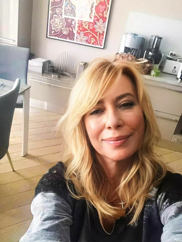 Viktoriia, 53