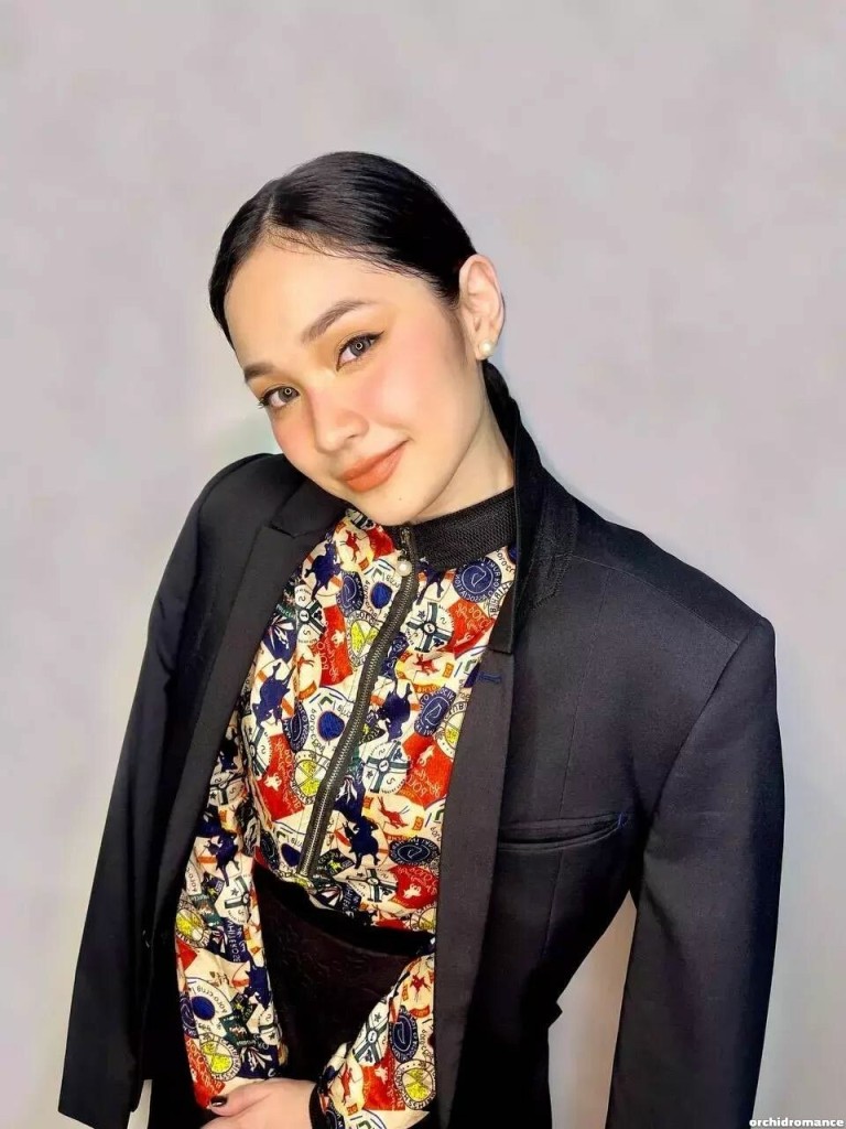 Mariana, 26