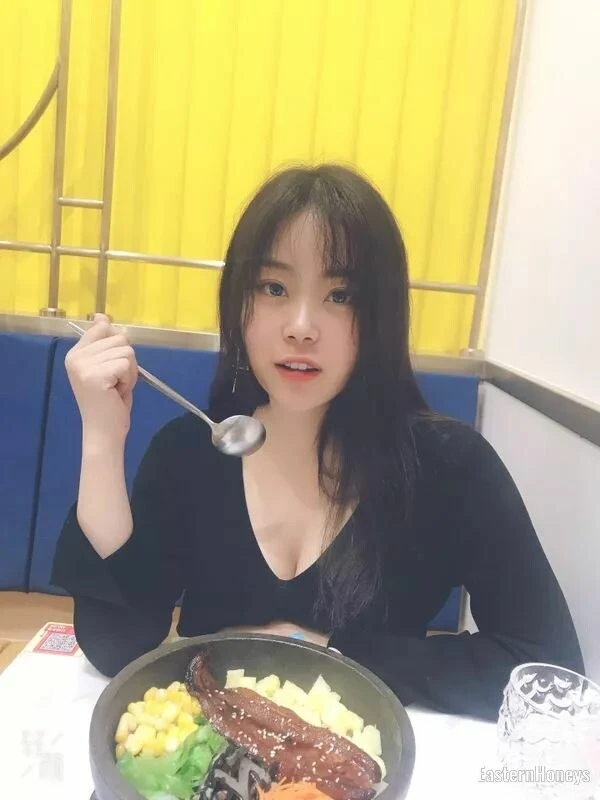 Abby, 24